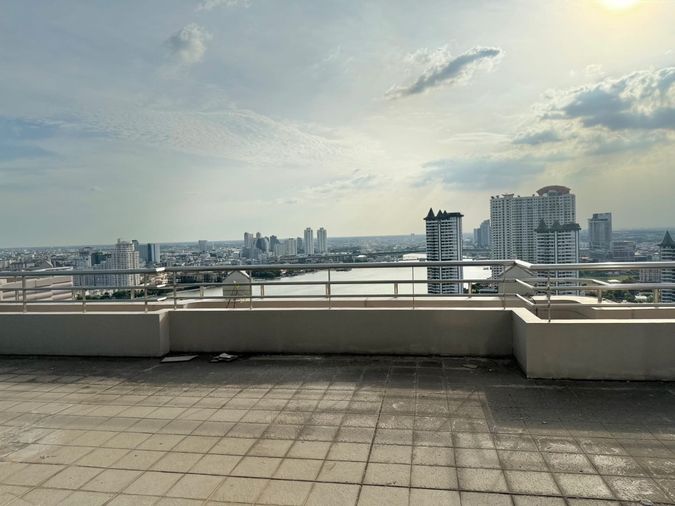 For Sell Watermark Chaophraya Condo Penthouse Triplex, Top Floor
