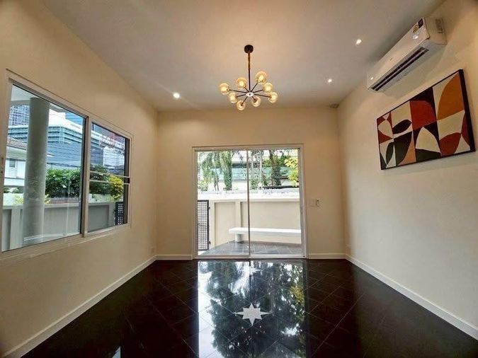5-bed house for sale, 375 sqm, 51 sq wah, Chatuchak