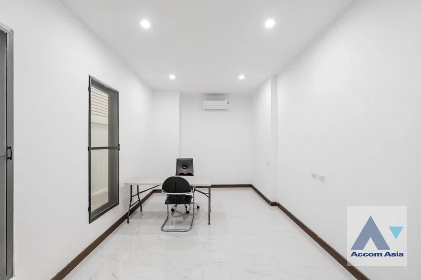 picture 🔼🔽 AccomA 📩  Minimal Modern Home in Black & White Tone (AA35535) - 8/20