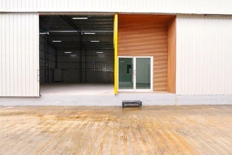 ChomThong Rama2 3.7 km. from BTS Talat Phlu Warehouse for rent in a new style area Room B1 198 sq.m