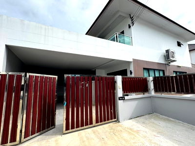 Houses for rent Bang Lamung Chonburi : For rent modern house style villa Chokchai 9 Pattaya