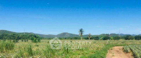 ที่ดินสำหรับปล่อยขาย 27,200 ตารางเมตร แถว ใน ทับใต้ (ID 1512704)