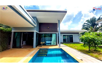 Houses for sale Muang Krabi Krabi : [920281015-449] Single House with swimming pool for sale inSaithai