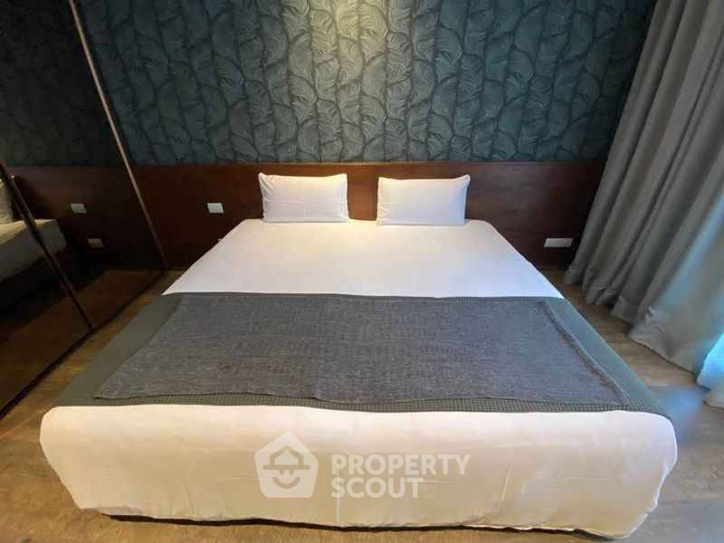 picture 3-BR Condo at Noble Ploenchit near BTS Phloen Chit (ID 2318721) - 9/15