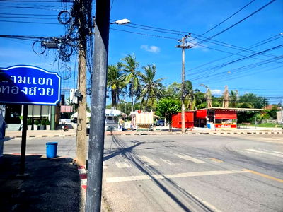 Land for sale Roi Et : Golden location near the community with easy access — located on Kongphon 10 Road, Nai Mueang Subdistrict, Mueang Roi Et District, Roi Et Province.