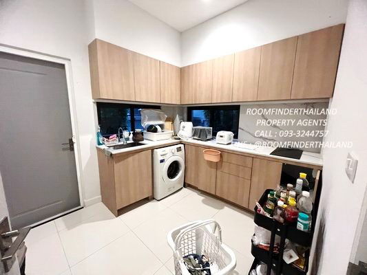 picture FOR RENT BANGKOK BOULEVARD SATHORN - PINKLAO 2 / 4 bedrooms 4 bathrooms / 82 Sqw. 250 Sqm. **70,000** CLOSE TO CENTRAL WESTVILLE - 6/15