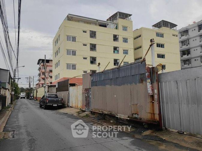 Land for sale, 318 sq wah, Wang Thonglang