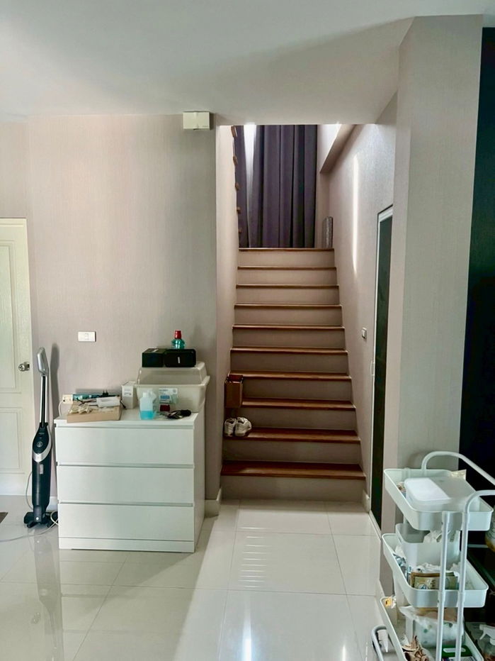 picture For Sale: Corner 2-Storey Detached House at Centro Westgate | Premium Location Next to Garden | Like-New Condition | Below Market Price - 6/21