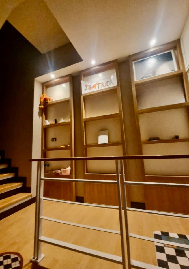 picture For Sale: Corner 3-Storey Townhome at Baan Klang Muang Ladprao 101 | Fully Built-in | Extended Front & Back | Move-in Ready - 6/16