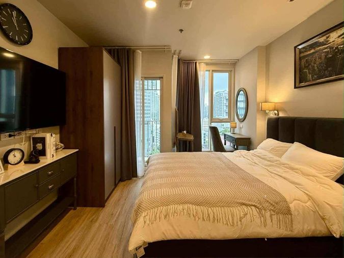 Luxury condo for rent, Culture Thonglor, near BTS Thonglor, just a walk to the train station, brand new room, luxurious lifestyle.