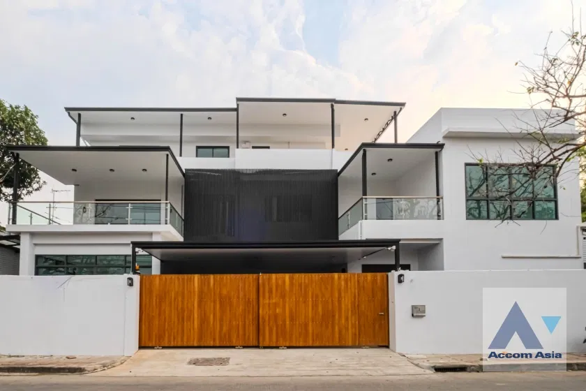 picture 🔼🔽 AccomA 📩  Minimal Modern Home in Black & White Tone (AA35535) - 6/20