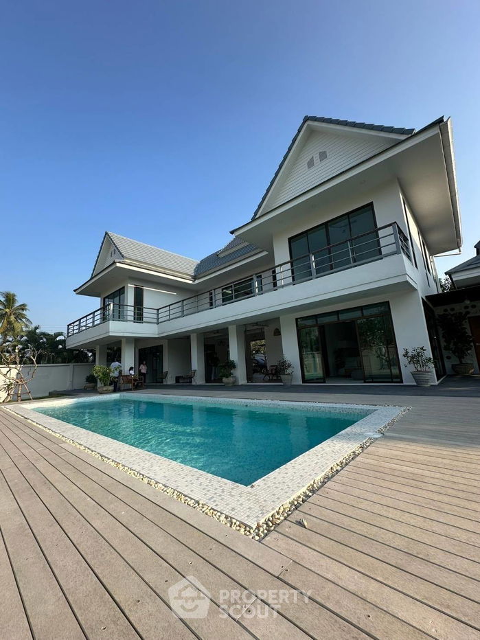 รูป วิลล่า 3-ห้องนอน ใน สัตหีบ (ID 1744938) - รูปที่ 1/30