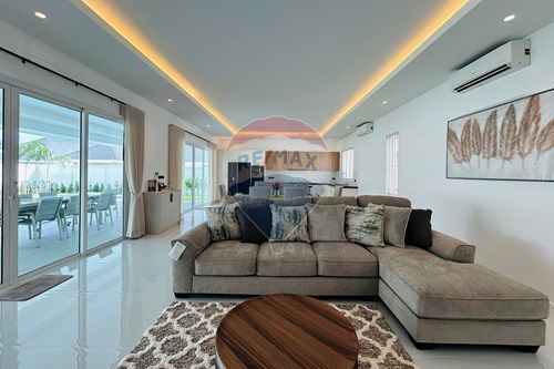 picture [920601001-642] The Clouds 3, Brand New Luxury Pool Villa, Hua Hin 70 For Sale - 19/41