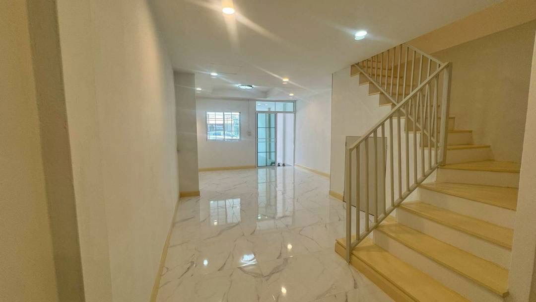 รูป ฟรีโอน! ทาวน์เฮ้าส์ 2 ชั้น ฉัตรณรงค์วิลล่า 3 ลำลูกกา | ใกล้ BTS คูคต | ตกแต่งใหม่! | 1.89 ลบ. - รูปที่ 9/18