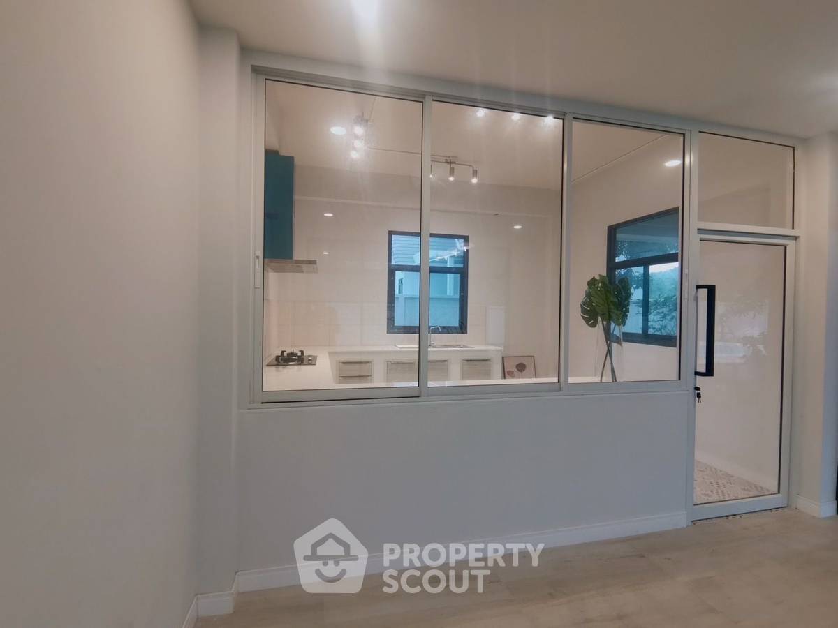 รูป วิลล่า 3-ห้องนอน ใน สัตหีบ (ID 1744938) - รูปที่ 27/30