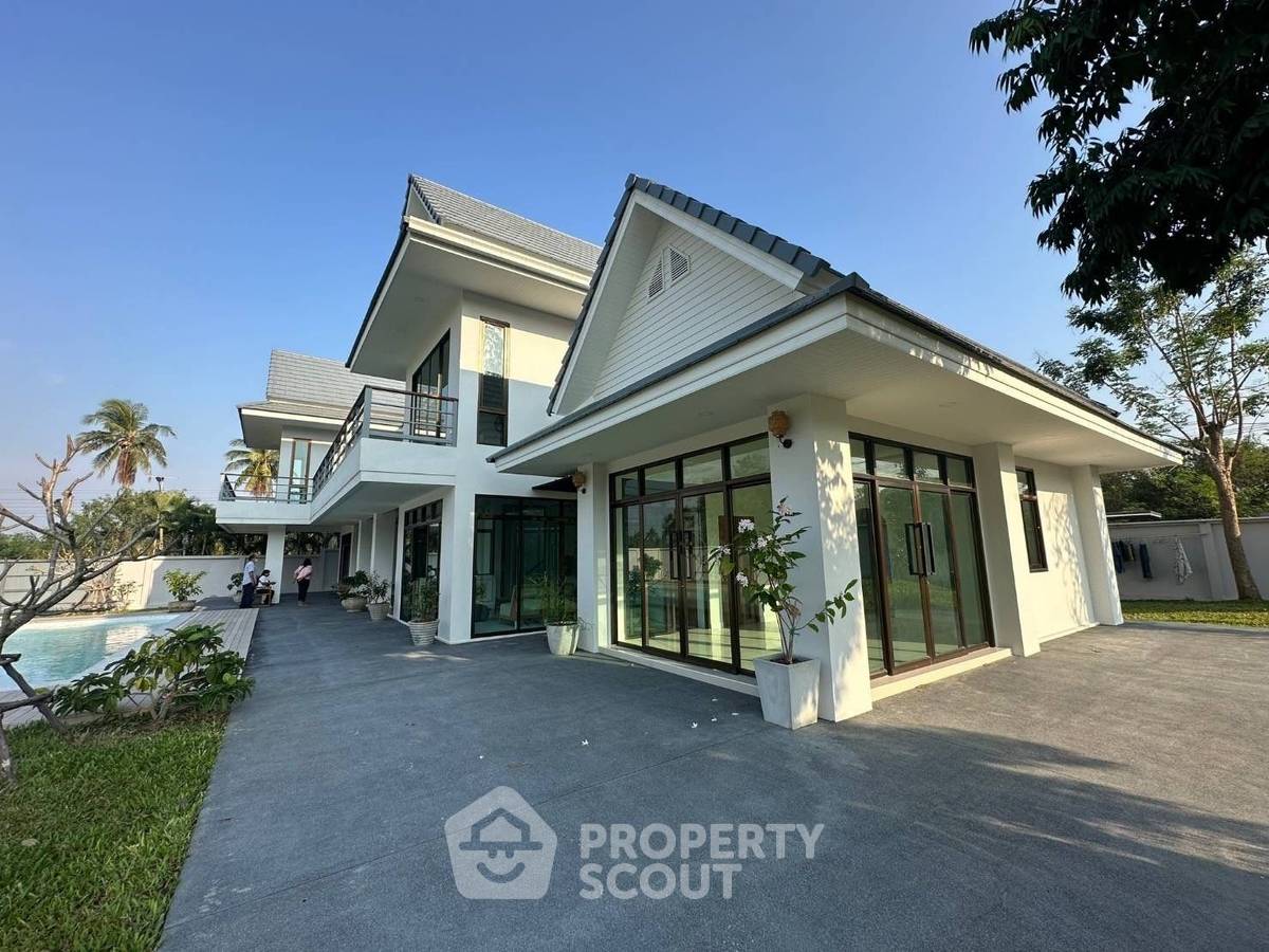 รูป วิลล่า 3-ห้องนอน ใน สัตหีบ (ID 1744938) - รูปที่ 2/30