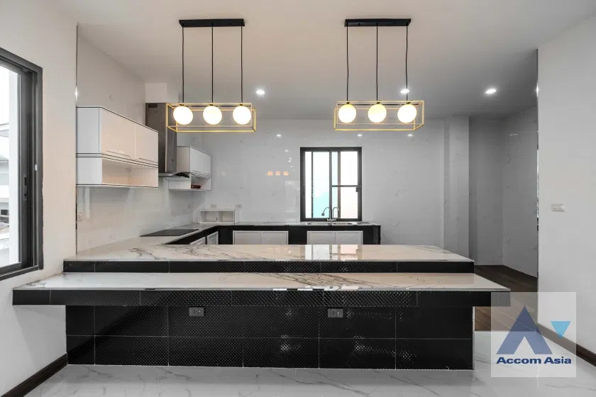 picture 🔼🔽 AccomA 📩  Minimal Modern Home in Black & White Tone (AA35535) - 16/20