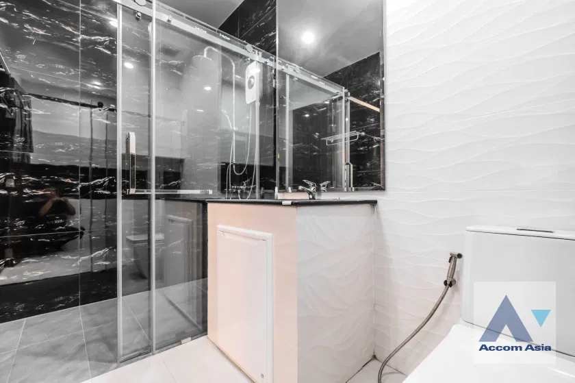 picture 🔼🔽 AccomA 📩  Minimal Modern Home in Black & White Tone (AA35535) - 18/20