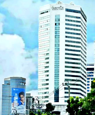 Office for sale MRT Huai Khwang : For sale: Office space in Vongvanij Building, Rama 9 – Ratchada area. Size: 189.15 sq.m., 22nd floor
