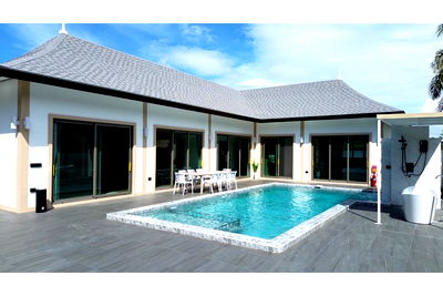 Houses for sale Noppharat Thara Beach : [920281015-747] "Luxurious 3BR Villa with Pool in Krabi Paradise"