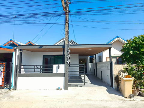 บ้านเดี่ยวชั้นเดียว ตกแต่งใหม่ พร้อมเฟอร์ฯ หมู่บ้าน อมรทรัพย์ ถนนอยู่วิทยา 16 ซอยย่อย 19 เขตหนองจอก