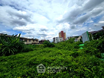 Land for sale Esplanade Ratchadapisek  : 1,812 m² Land for Sale in Huai Khwang (ID 1706159)