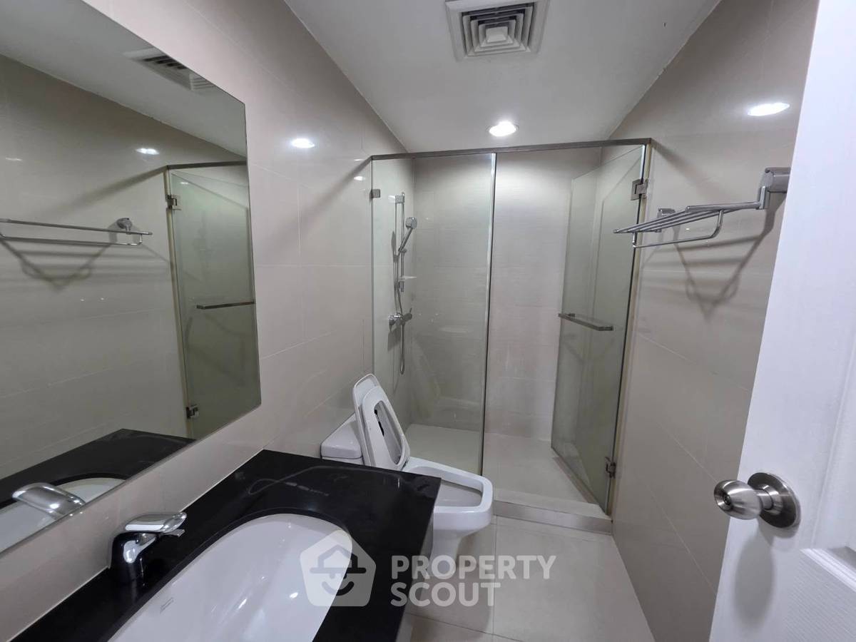 picture 5-BR Condo at Belle Grand Rama 9 near MRT Phra Ram 9 (ID 2447122) - 14/24