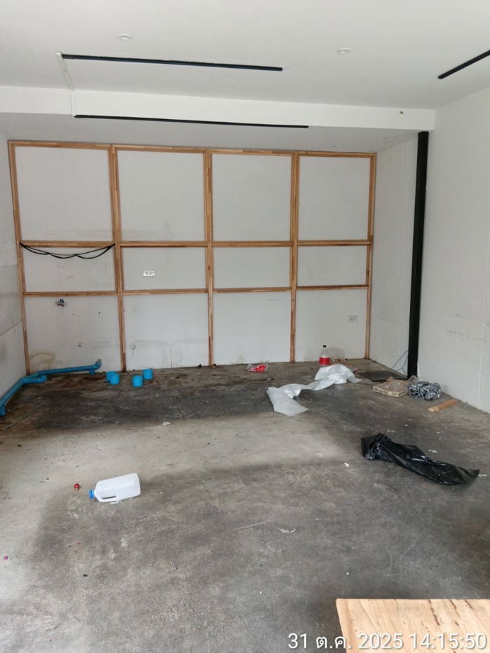 picture Office Buildings for Rent – Ratchada 14, Huai Khwang (Near MRT Huai Khwang) - 12/22