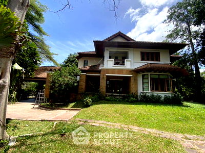 Houses for sale Pattaya Sai 3 Road : 3-BR House close to Central Pattaya (ID 1716476)