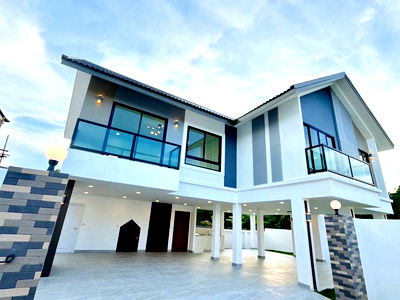 บ้านเดี่ยว เชียงใหม่ : ขายบ้านสองชั้นสร้างใหม่ราคาไม่เกิน3ล้าน ติด รร.วชิราลัย สารภี 