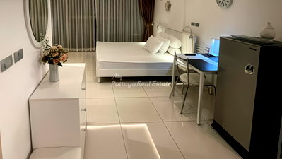 Condos for sale : 🛏️ Studio - 🛁 1 Bath - 🏙️ Sea View - 🌏 FOREIGN name - 🏢 Wong Amat Tower Pattaya - Ref: WT44
