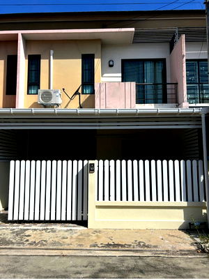 Townhouses for rent Chachoengsao District Office : 2 Floors Townhome for rental in Chachoengsao