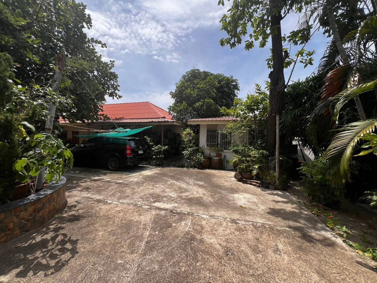 รูป ขายบ้านเดี่ยวหลังใหญ่ตำบลแสนสุขอำเภอเมืองชลบุรี ตรงข้ามตลาดหนองมน สุขุมวิทซอย 5 - รูปที่ 7/8