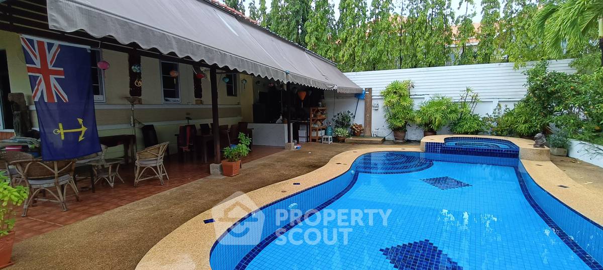 picture Spacious 3-BR Villa at Baan Chawa (ID 1346588) - 9/28