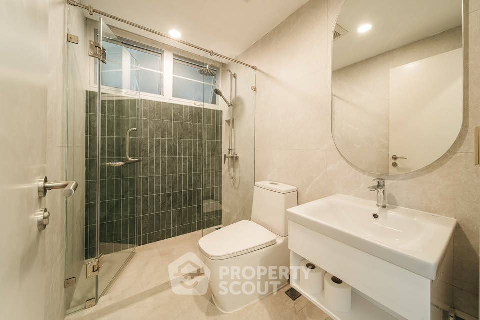 picture 2-BR Condo at Baan Siri Sukhumvit 10 Condominium near BTS Nana (ID 2441713) - 10/11