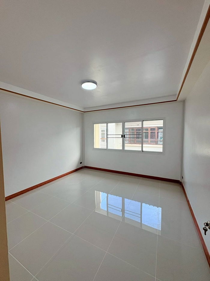 รูป ฟรีโอน! ทาวน์เฮ้าส์ 2 ชั้น บุศรินทร์ บางบัวทอง | ตกแต่งใหม่! ใกล้ BTS แยกบางพลู | เพียง 1.79 ลบ. - รูปที่ 13/17