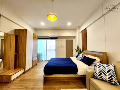 Condos for sale Bang Kapi : Urgent sale! Fully furnished condo, ready to move in, price under a million, in Ramkhamhaeng area, near the Yellow and Orange Lines.