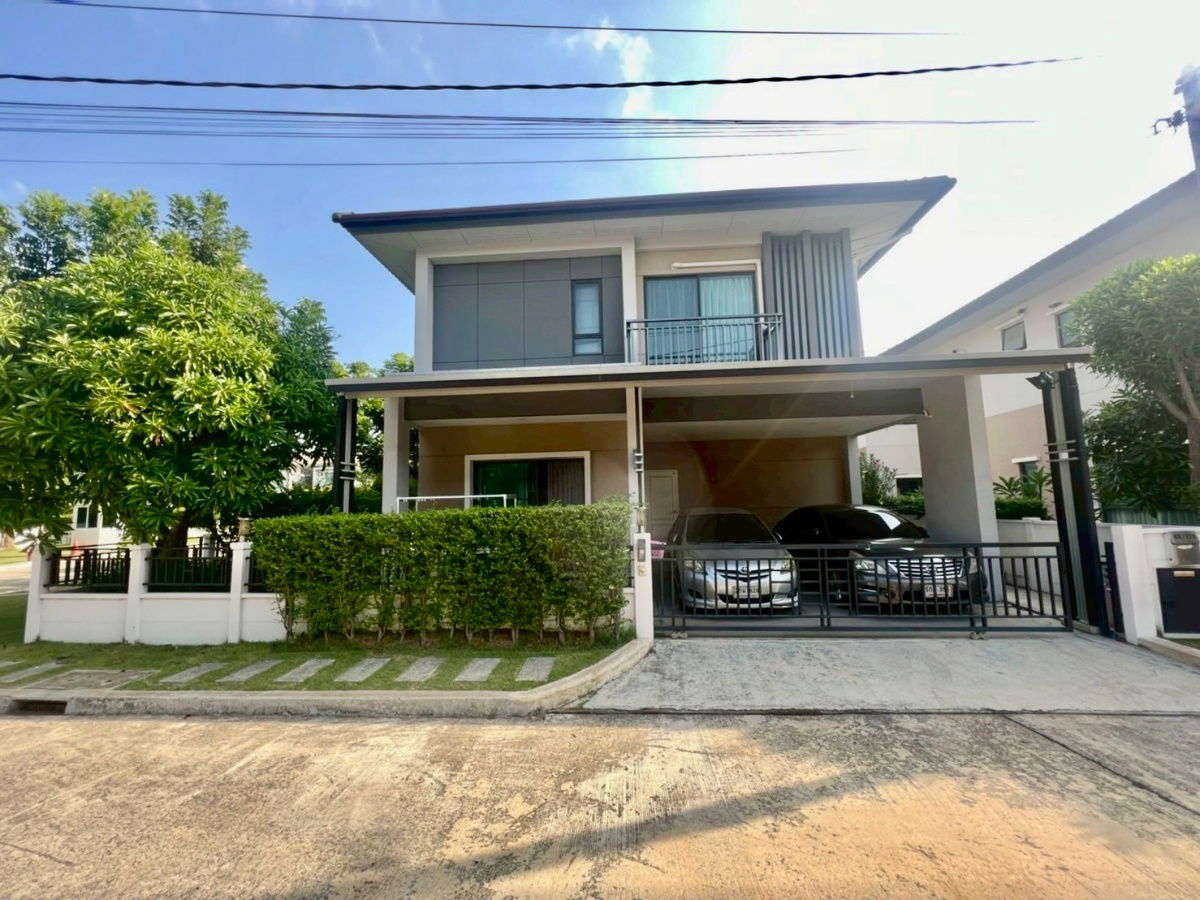 picture For Sale: Corner 2-Storey Detached House at Centro Westgate | Premium Location Next to Garden | Like-New Condition | Below Market Price - 1/21