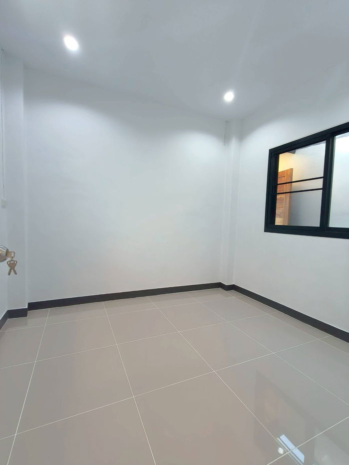 รูป บ้านเดี่ยวชั้นเดียว ตกแต่งใหม่ พร้อมเฟอร์ฯ หมู่บ้าน อมรทรัพย์ ถนนอยู่วิทยา 16 ซอยย่อย 19 เขตหนองจอก - รูปที่ 12/21