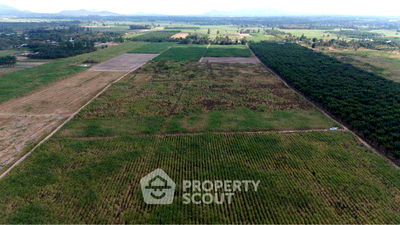 ที่ดิน ท่ายาง เพชรบุรี : ที่ดินสำหรับปล่อยขาย 49,716 ตารางเมตร แถว ใน เขากระปุก (ID 1581363)