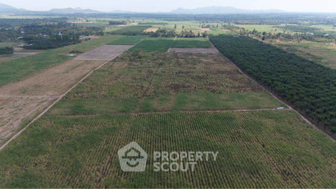 ที่ดินสำหรับปล่อยขาย 49,716 ตารางเมตร แถว ใน เขากระปุก (ID 1581363)