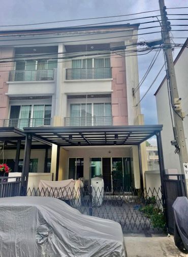 ขายด่วน ทาวน์โฮม 3 ชั้น หลังมุม Baan Klang Muang ลาดพร้าว 101 | ต่อเติมเต็มหลัง พร้อมอยู่ | ทำเลทองเชื่อมหลายเส้นทาง