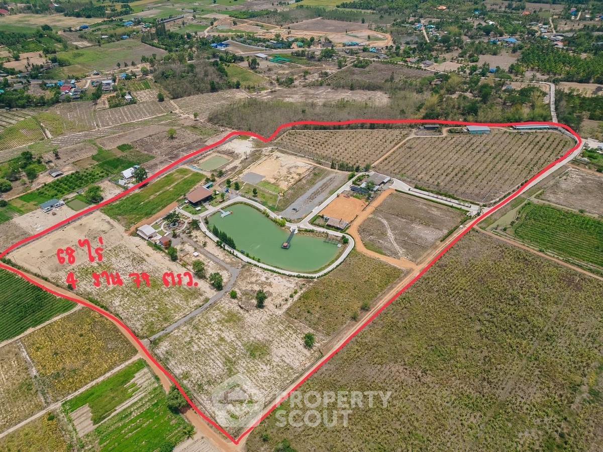 รูป ที่ดินสำหรับปล่อยขาย 110,716 ตารางเมตร ใน ยางน้ำกลัดเหนือ (ID 1436946) - รูปที่ 3/5