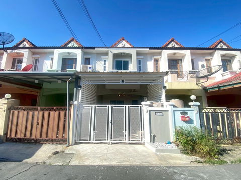 ทาวน์เฮ้าส์ รีโนเวทใหม่ ทำเลดี หมู่บ้าน เคซีรามอินทรา6 พระยาสุเรนทร์ 45 คลองสามวา พร้อมเฟอร์นิเจอร์