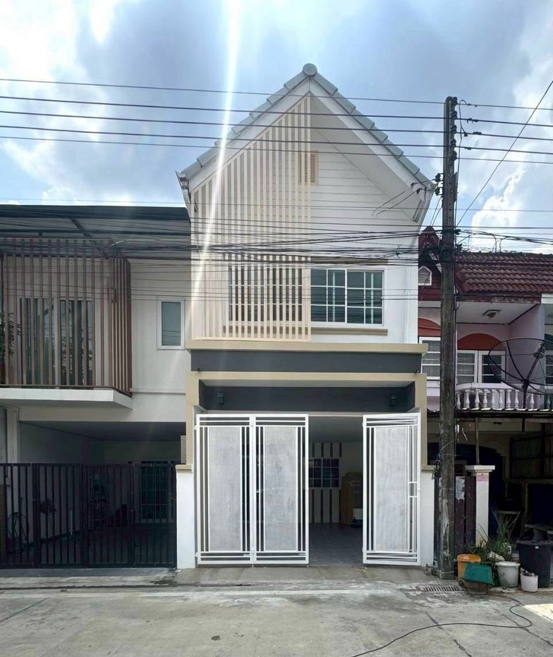 รูป ฟรีโอน! ทาวน์เฮ้าส์ 2 ชั้น ฉัตรณรงค์วิลล่า 3 ลำลูกกา | ใกล้ BTS คูคต | ตกแต่งใหม่! | 1.89 ลบ. - รูปที่ 1/18