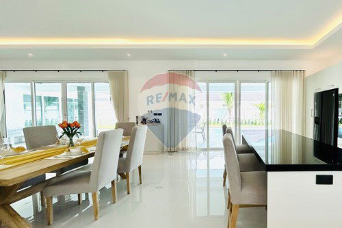 รูป [920601001-642] เดอะ คลาวด์ส 3 พูลวิลล่าหรูใหม่เอี่ยม ทำเลทอง หัวหิน 70 สำหรับขาย - รูปที่ 13/41