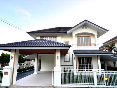 Houses for sale Chiang Mai : Two-storey detached house for sale  3 bedrooms 3 bathrooms and 2 parkings.