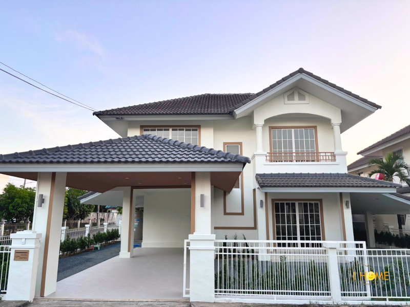 Houses for sale : Two-storey detached house for sale 3 bedrooms 3 bathrooms and 2 parkings.