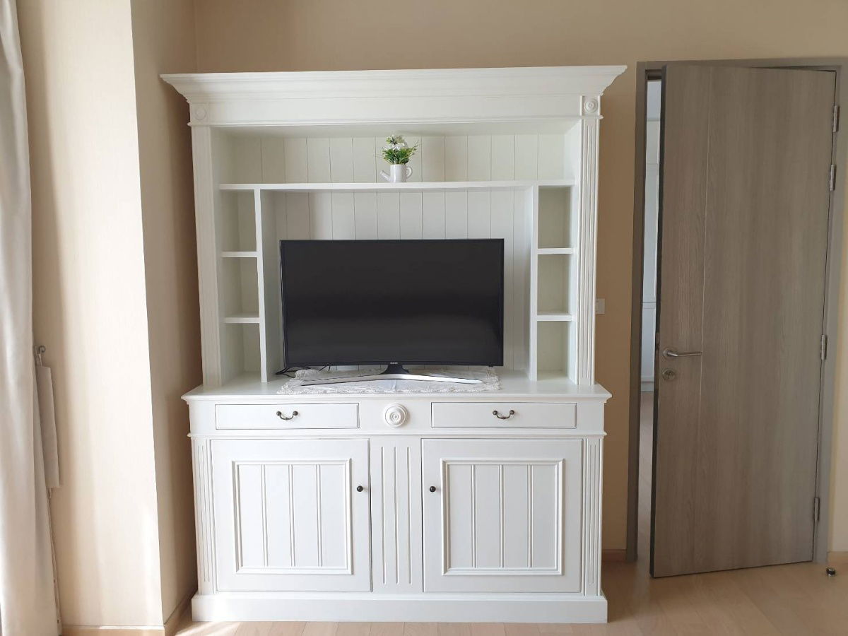 picture HQ by Sansiri fully furnished, complete electrical appliances. If interested in making an appointment to view immediately, call 063-384-4228 - 5/8