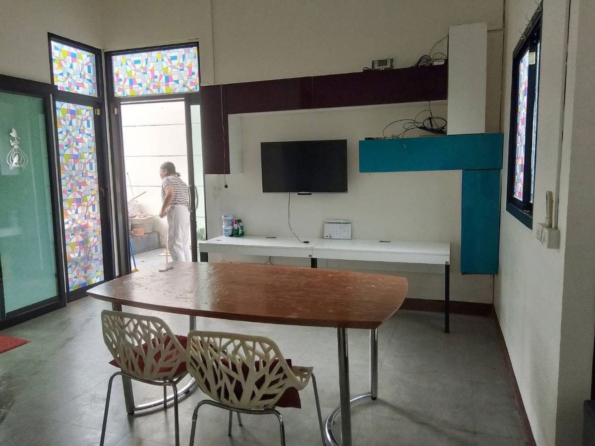 รูป 🔑 ประกาศให้เช่า: ทาวน์โฮม 3 ชั้น เมืองทองธานี หมู่บ้านลูกกอล์ฟ เมืองทองธานี (ซอย 1/1) 2 ห้องนอน  4 ห้องน้ำ สภาพแวดล้อมสงบ เป็นส่วนตัว - รูปที่ 7/18